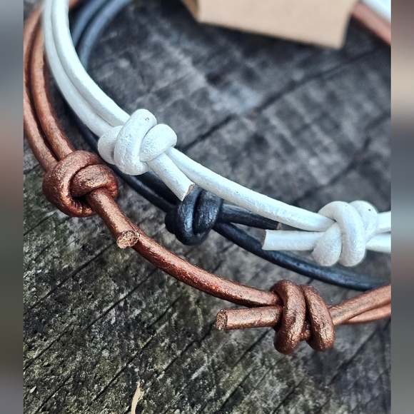 Adjustable Leather Pack of 3 Gunmetal Bronze and White Minimal Wristlet Gift Set - Picture 6 of 9